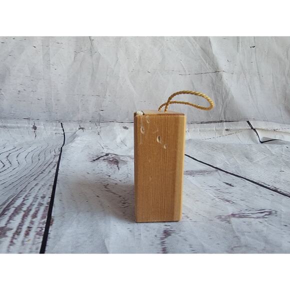 Vintage Handmade Nativity Box from Spain 1984 Christmas Ornament - Picture 3 of 7